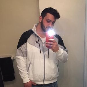 Meet your Posher, Adis